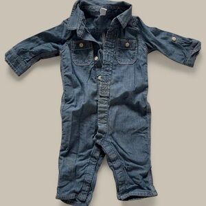 BABY GAP DENIM UTILITY JUMPSUIT ONE-PIECE 6-12mos